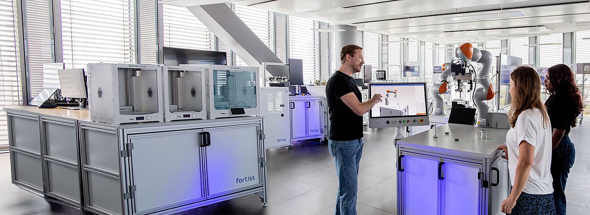 Teaserbild fortiss Robotics Labs