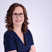  Katrin Oeder