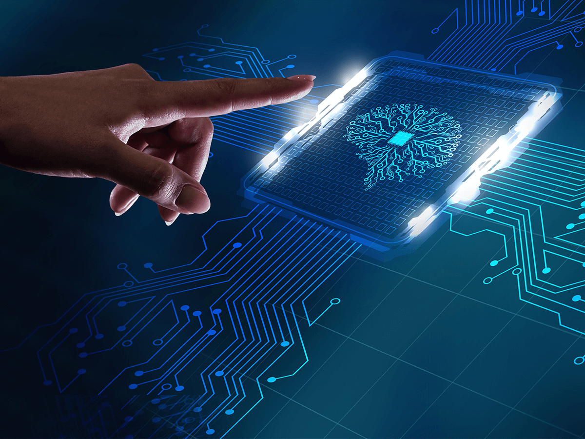Hand auf digitaler Oberfläche